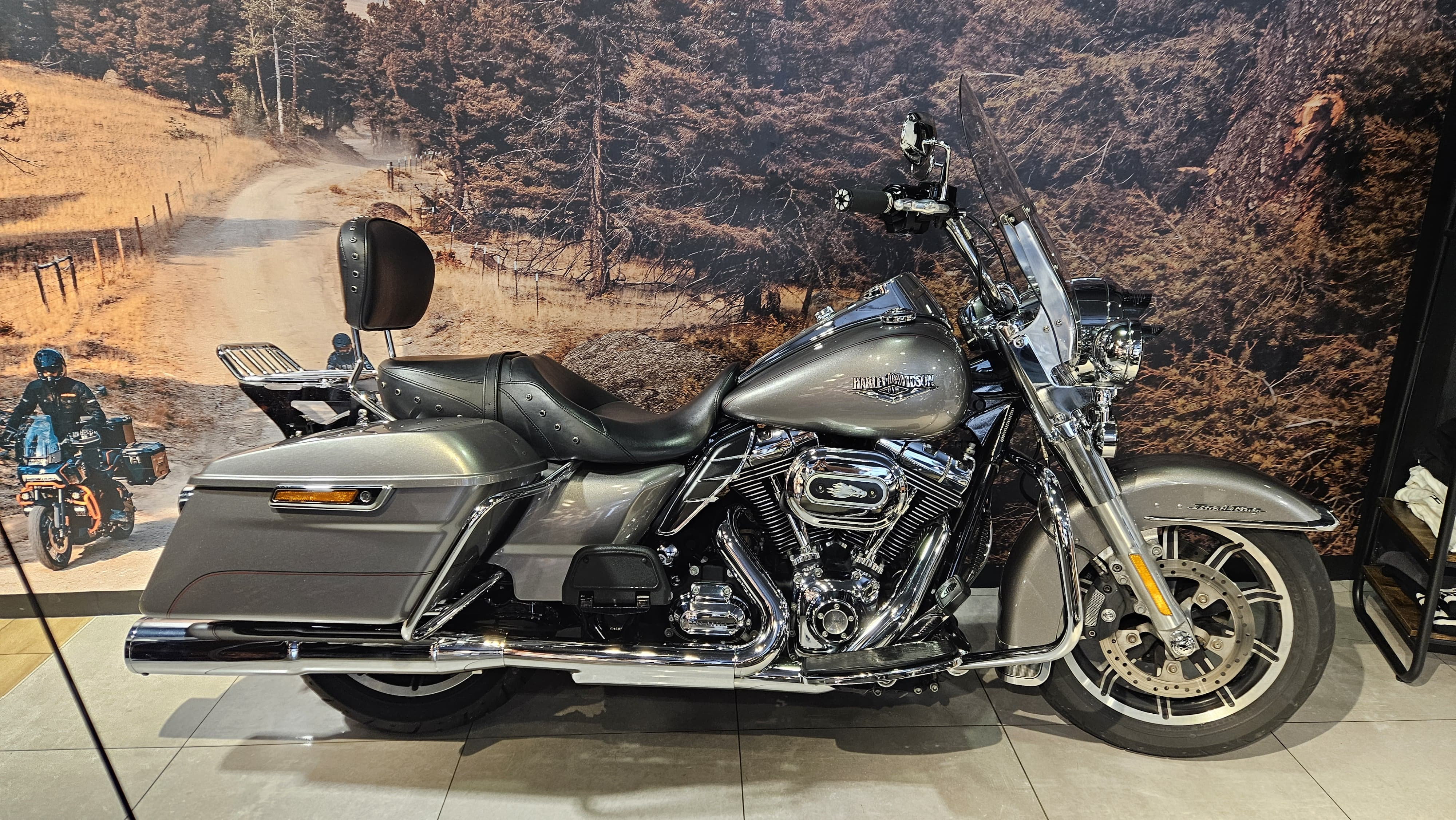 Road King 103 | Ano: 2016 | kms: 48.135 | Preço: 17.500€